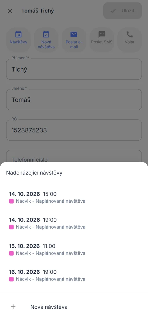 Karta pacienta v mobilu s přehledem nadcházejících návštěv a možností přidat novou návštěvu.